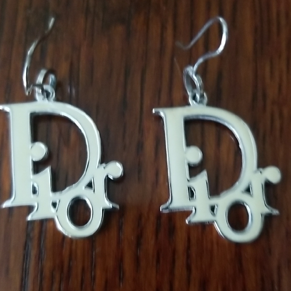 Dior Silver D-Logo Earrings with Modern Design